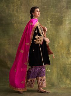 Shop - Heena Kochhar Lohri Outfits, Heena Kochhar Suits, Kurta Black, Heena Kochhar, Black Velvet Suit, Velvet Suit Design, Classy Party, Simple Dress Pattern, Fashion Show Dresses