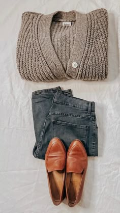 Classic Chic Fall Outfits, Casual Christmas Outfits, Chic Travel Outfit, Teacher Outfits Fall, Professional Outfits, Work Fashion, Fall Winter Outfits, Autumn Winter Fashion, Chic Outfits