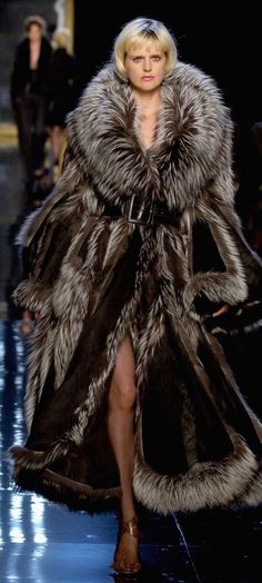 Mode Chanel, Dolce E Gabbana, Paul Gaultier, Jean Paul, Coat Fashion, Jean Paul Gaultier, Couture Fashion, Autumn Winter Fashion