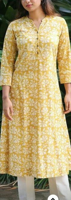 Yellow Kurta Woman, Chinese Collar Kurti, Kurti Models, Sarees Ideas, Yellow Salwar, Kurti Casual, Collar Kurti, Cotton Suit Designs, Suit Neck Designs