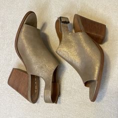 These Are Superb Shoes That Have Never Been Worn. Original Cost Of Shoes $248. They The Most Exceptional Quality! Premium Calfskin, Metallic Suede & Calf Hair. Sheepskin Lining & Insole. Questions? Leave A Comment Below! Thanks For Shopping By! 234 Gold Sandals With Stacked Heel Medium Width, Gold Sandals With Stacked Heel And Medium Width, Gold Open Toe Heels Medium Width, Gold Open Heel Sandals Medium Width, Gold Closed Toe Sandals With Reinforced Heel, Gold Leather Open Toe Heels, Gold Open Toe Leather Heels, Gold Mules With Stacked Heel, Gold Suede Open Toe Sandals