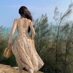 Kylethomasw New French Holiday Fairy Beach Style Women's Long Dress Fragmented Chiffon Strap Fashion Elegant Dress Size Bust(cm) Waist(cm) Length(cm) размер Бюст(cm) талия(cm) длина платья(cm) S 82 64 120 M 86 68 121 L 90 72 122 XL 94 76 123 Summer Vacation Midi-length Chiffon Dress, Summer Vacation Midi Chiffon Dress, Summer Chiffon Dress For Garden Party, Beige Chiffon Maxi Dress For The Beach, Summer Beige Chiffon Dress, Bohemian Midi Chiffon Beach Dress, Bohemian Midi-length Chiffon Beach Dress, Bohemian Beach Midi Chiffon Dress, Beige Spring Beach Party Dress