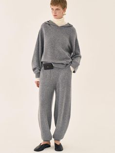 Composition : Merinoul / Nylon - % 55, % 45Color : GREYCountry of Origin : Republic of Korea Knit Pants, Grey Sweatshirt, Minimal Fashion, Sport Fashion, Jogger Pants, Casual Pants, Merino Wool, Hooded Sweatshirts, Composition