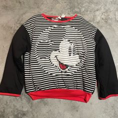 Brand: Disney Color: Black Size: Men’s Xl Condition: Gently Used - Very Good Please Note: Color May Vary Slightly Due To Screen And Lighting. All Items, Unless Marked Nwt, Are Gently Used And May Have Signs Of Wear. Vintage Items Are 20-40 Years Old!!! We Try To Call Out Any Flaws/Imperfections In The Description. Please View All Photos For Condition And Feel Free To Message Me For More Pictures Or Measurements. Please Wash All Items Prior To Wear. Vintage Clothing May Run Smaller Than Modern Cl Retro Mickey Mouse Top For Streetwear, Trendy Long Sleeve Mickey Mouse Top, Trendy Mickey Mouse Long Sleeve Top, Sporty Mickey Mouse Crew Neck Top, Black Long Sleeve Mickey Mouse Sweatshirt, Retro Mickey Mouse Crew Neck T-shirt, Mickey Mouse Long Sleeve T-shirt For Streetwear, Quilted Sweatshirt, Disney Colors