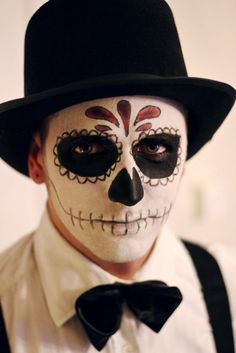 Day Of Dead Costume, Skeleton Face Paint, Halloween Makeup Sugar Skull, Day Of The Dead Makeup, Skull Face Paint, Halloween Make-up Looks, Halloweenský Makeup, Festival Makeup Glitter