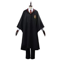 a harry potter costume is shown on a mannequin