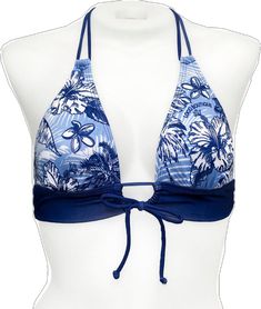 Tropical Style Halter Top For Vacation Sunbathing, Tropical Style Halter Top For Sunbathing On Vacation, Triangle Top Tankini With Tropical Print For Vacation, Tropical Halter Top For Sunbathing On Vacation, Vacation Tropical Print Triangle Top Tankini, Vacation Tropical Print Tankini With Triangle Top, Adjustable Tankini For Beach Vacation, Adjustable Beachwear Tankini For Vacation, Tropical Halter Top For Vacation