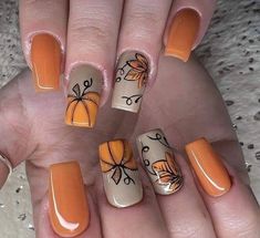 Fall Nails Ideas Autumn Pumpkins, Fall Nails With Pumpkins And Leaves, Square Nail Designs Halloween, Autumn Theme Nails, Fall Nail Designs With Pumpkins, Pumpkin And Leaves Nails, Pretty Autumn Nails, Elegant Halloween Nails Design, Fall Nail Designs Orange