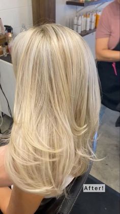 Hair Highlights Long Hair, Bleached Highlights, Hair For A Wedding, Bright Blonde Highlights, Highlights Long Hair, Round Layers, Medium Length Blonde Hair