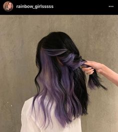 Purple Peekaboo Hair, Under Hair Dye, Hidden Hair Color, Peekaboo Hair Colors, Purple Hair Highlights, Hairstyles Design, Hair Color Underneath, Peekaboo Hair, Black Hair Dye