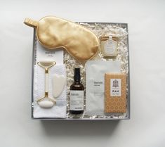 the contents of a beauty gift set in a box