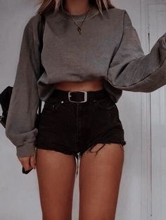 Shorts Outfit Winter, Ripped Shorts Outfit, Winter Shorts Outfits, Chloe Outfit, Olive Clothing, Ripped Shorts, Shorts Outfit, Outfit Winter, Outfit Aesthetic