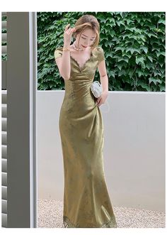 Champagne Fitted V-neck Evening Dress, Gold Dress With Sweetheart Neckline For Banquet, Fitted Satin V-neck Bridesmaid Dress, Gold Fitted Gown With Sweetheart Neckline, Gold Fitted Maxi Dress For Prom, Fitted Gold Gown, Gold Satin Dress For Banquet, Gold Satin Dress For Banquets, Gold Satin Evening Dress For Banquet