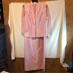 Jessica Howard Vintage Nwt Special Occasion Mauve 2 Pc Dress W/Embellishments Size 8p/Dress & 10p/Jacket 100% Polyester Nwt Location Fitted Spring Outerwear For Mother Of The Bride, Fitted Jacket Dress For Evening In Spring, Elegant Pink Fall Sets, Semi-formal Spring Sets With Buttons, Spring Semi-formal Sets With Buttons, Elegant Long Sleeve Skirt Suit For Spring, Lined Skirt Suit For Formal Occasions, Pink Skirt Suit For Formal Spring Occasions, Fitted Wedding Jacket Dress