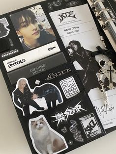 kpop binder inspo black white stray kids skz enhypen  aethetic Pc Binder, Binder Kpop, Binder Deco, Kpop Binder, Hobby Ideas, Kpop Aesthetic, Journal Ideas