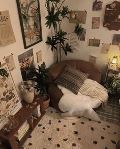 Room Rug Room Ideas, Vibes Room, Vienna Apartment, Dorm Inspo, Dekorasi Kamar Tidur, Room Redesign, Home Decoration Ideas, Redecorate Bedroom