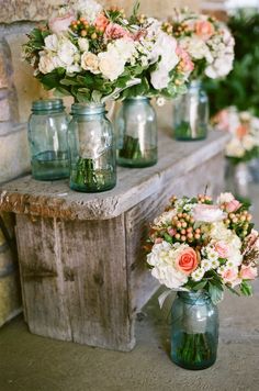 an image of flowers in mason jars on a table with the caption queriddavantina