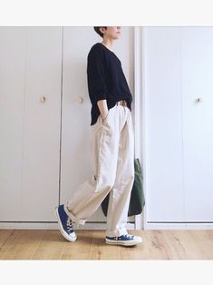 White Pants Summer, Simple Casual Outfits, Outfits With Converse, Casual Work Outfits, Minimalist Outfit