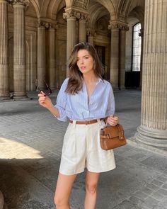 Linen Shorts Outfit, Elegant Summer Outfits, Italian Summer Outfits, Classy Summer Outfits, Timeless Outfits, Corporate Outfits, Elegante Casual, Inspired Outfits