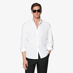 Discover effortless elegance with this crisp white shirt, boasting a flattering tailored silhouette and meticulous details like heat-sealed buttons and an offset armhole seam for a sharp look. Oxford White, Crisp White Shirt, Effortless Elegance, Slim Fit Shirt, Egyptian Cotton, Fashion Advice, White Shirt, Workout Shirts, The White