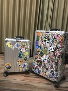 Stickers On Suitcase Aesthetic, Rimowa Suitcase Stickers, Rimowa Luggage Stickers, Travel Bag Stickers, Rimowa Luggage Aesthetic, Suitcase With Stickers, Teen Luggage, Luggage Aesthetic