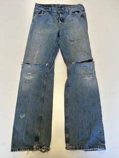 Mens Levi Levis Strauss 550 series Jean  1990s vintage  Relaxed Fit  Zip Fly  Mid Stonewash Blue  Waist 28 inch Leg Length 29 inch 'Measurements are exact measurement of garmet' Item in excellent condition Levis Strauss, Levi Strauss Jeans, Levi Strauss, Levis Men, Levis Jeans, Favorite Outfit, Mens Jeans, Levi's, Art Collection