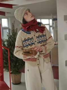 Product Show：Size ReferenceSuit WeightS:40~45kg M:45~55kgL:55~60kg XL:60~65kg Vintage Christmas Sweater, Vintage Christmas Sweaters, New Year Photos, Y2k Tops, Leather Gladiator Sandals, Floral Cardigan, Round Neck Sweaters, Women Sleeve, White Cardigan