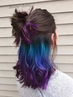 Green blue purple ombre under later hair dye Hidden Hair Color, Underlights Hair, Makeup Dark, Brunette Ombre, Galaxy Hair, Bold Hair Color, Brunette Balayage, Purple Colour