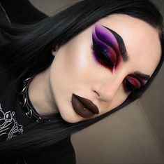 Halloween Style Makeup, Dark Halloween Makeup Looks, Red And Purple Makeup Look, Bright Color Eyeshadow Looks, Classic Goth Makeup, Full Glam Eye Makeup, Purple And Red Makeup, Red Purple Makeup, Purple And Red Eye Makeup