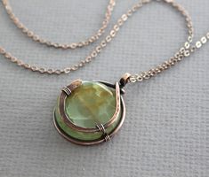 Green Hand-forged Pendant Necklace, Green Copper Wire Pendant Necklace, Green Copper Wire Pendant Necklaces, Green Pendant Necklace With Copper Wire, Green Copper Round Pendant Jewelry, Lapidary Art, Diy Wire Jewelry Rings, Wire Jewelry Patterns, Wire Wrapped Stone Jewelry