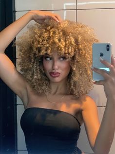 Afro Blonde Hair, Blonde Afro Hair Black Women, Blond Hair Black Women, Blonde Afro Hair, Blonde Curly Hair Black Women, Afro Hair Dye, Blonde Afro, Curly Afro Hair