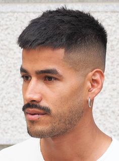 Summer Beard Style, Long Buzz Cut, Very Short Hair Men, Men Fade Haircut Short, Moustache Style, French Crop, Beard And Mustache Styles, Futurisme Retro