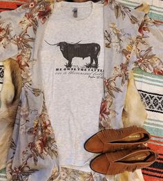 Longhorn scripture tee Western Wardrobe, Jesus Clothes, Ranch Wear, Country Girl Style, Western Chic, Cowgirl Outfits, Create Your Own Website, Cowgirl Style