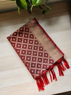 "Color: Brown Beautiful Indian katan Banarasi silk dupatta with golden handweaving. The intricate geometric pattern jaal with floral detailed design and heavy borders add an incredibly royal and elegant look. The design on this Indian dupatta/stole is inspired by the vintage raw silk Indian dresses. The fabric is organically rich and luxurious to feel and is one of a kind. This dupatta can be paired with simple as well as designer outfits. You can wear it with gold jewelry or matching jewelry to Brown Dupatta, Indian Dupatta, Designer Dupatta, Western Style Dresses, Indian Look, Designer Outfits, Durga Puja, Detailed Design, Free Earrings