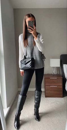 What Em Wore, Old Money Outfits For Women, Old Money Outfits Women, Old Money Fashion, Outfit Botas, Old Money Outfits, Look Legging, Money Fashion, Look Office