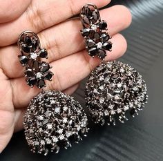 Small Jhumka, Diamond Jhumkas, Indian Jhumka, Celebrities Earrings, Jewelry Pakistani, Pretty Jewelry Necklaces, Fancy Earrings