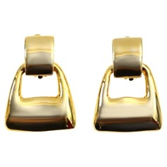 Vintage Gold Tone Square Dangling Earrings Circa 1980s. These are always classic earrings that look great and elevate an outfit to the next level with a white blouse, jeans, navy blazer. Clip On These have no curb appeal but when you put them on they really pull it together. They are substantial and well made! Gold Earrings Vintage, 70s Earrings Vintage, Chic Formal Metal Clip-on Earrings, 90’s Jewelry, White Blouse Jeans, 70s Earrings, 80s Accessories, 90s Earrings, 90s Accessories