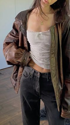 #leatherjacket #leatherjacketoutfit #vintageclothing #outfitidea #falloutfit #autumnoutfit #fallfit Hailey Bieber fashion, leather bomber, new york style, streetstyle, y2k style, french style, date outfit, night out outfit, vintage fit, fit check, ootd, ootn, style inspo, outfit idea, model off duty, biker jacket, retro jacket, bomber jacket, festival outfit, country outfit, country core style, cottage style, cowgirl jacket, cowgirl outfit, trendy jacket, fall coat, winter jacket, winter outfit, seasonal fashion, timeless fashion, viral jacket, soft grunge outfit Hailey Bieber Fashion, Soft Grunge Outfit, Jacket Winter Outfit, Cowgirl Jacket, Country Core, Outfit Country, Country Outfit, Cowgirl Outfit, Grunge Outfit