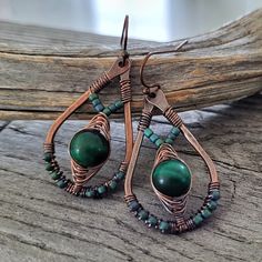 Boho Beaded Dangle Earrings  -handcrafted unique design with a bohemian feel -lightweight and comfortable for everyday wear or that special occasion -made of solid patina copper -featuring emerald dark green tiger's eye stone, and glass seed beads -woven wire wrap design -classic teardrop shape -great gift idea for the woman who loves artisan jewelry -copper plated brass ear hooks - nickel free, lead free and cadmium free Size: Just under 2 inches long (measurement includes the ear hook) .75 inc Boho Earrings Diy, Wired Jewelry, Boho Jewelry Diy, Patina Copper, Wire Wrap Jewelry Designs, Wrapping Jewelry, Dangle Earrings Boho, Native American Earrings, Wrap Earrings