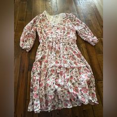 Beautiful Dress Textured Material Slinky Like Material Has Lining Fitted Boho Midi Dress With Floral Print, Floral Print Boho Dress For Daywear, Floral Flowy Dress, Sequin Halter Dress, Flowy Floral Dress, Formal Ball Gown, Floral Long Sleeve Shirt, Striped Knit Dress, Floral Shirt Dress