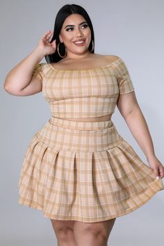 Crop Top Off Shoulder, Plus Size Posing, Outfit Combos, Flowy Dresses, Short Sleeve Crop Top, High Waist Skirt, Summer Fashion Trends, Trends 2024, Summer Breeze