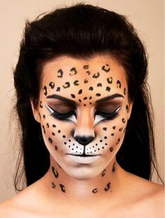 Leopard-print face paint // Halloween makeup ideas Nem Halloween Makeup, Carnaval Make-up, Makeup Karakter, Make Up Diy, Halloween Makeup Look, Animal Makeup, Halloween Makeup Diy