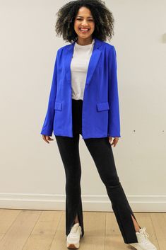 Cobalt Blue Blazer, Bodysuit White, Jeans Wide, Gray Plaid, Plaid Blazer, Fabric Details, White Tee, Colored Blazer, Work Outfits