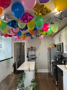 Birthday Deck Decorations, Colored Party Ideas, Pregame Decorations, 25 Aesthetic Birthday, Birthday Pregame Decorations, 22ns Birthday Ideas, Eclectic Birthday Decor, Cute Birthday Party Decorations, Small Birthday Get Together Ideas