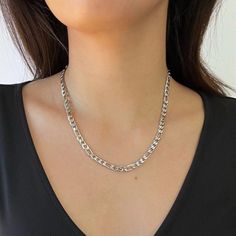 New Women's 925 Silver Figaro Chain Necklace Details: Length 30" Width 3mm 100% Genuine 925 Sterling Silver (Stamped) Retail Price $275 Buy With Confidence From A Trusted Seller With A 99%+ Feedback Rating! A0180 (Id-20) Sterling Silver Figaro Chain Necklace, Silver Figaro Chain Necklace, Pink Bead Necklace, Silver Figaro Chain, Beautiful Beaded Necklaces, Layered Beaded Necklaces, Minimalist Necklace Gold, Figaro Chain Necklace, Statement Collar Necklace