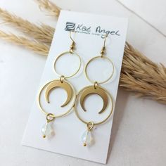 Earrings with drop shaped crystal and white pearls, non binary bride's earrings, celestial witchy jewelry, anniversary gift for her by Katangelshop on Etsy Wiccan Earrings, Raw Stone Jewelry, Moon And Star Earrings, Boho Style Earrings, Wiccan Jewelry, Witchy Jewelry, Bride Earrings, Gold Moon, Triangle Earrings