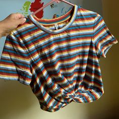 Sad To See This Go! Never Worn, Excellent Condition. Adorable Crisp Striped Retro Feel Pattern, Twisted Crop. Stretchy Buttery Cotton. 80's Clothes, 80s Tops, 80s Clothes, 80s Outfits, Striped Tshirt, 80s Shirts, 80s Outfit, 90s Aesthetic, Fame Dr