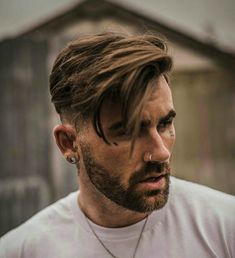 meta de cabelo  / piercing louco Haircuts Popular, Long Haired Men, Popular Mens Haircuts, Short Fade Haircut, Male Hairstyles, Side Swept Hairstyles, Styles Hairstyles, Men's Haircuts, Medium Length Hair Men