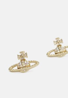 Vivienne Westwood MAYFAIR RELIEF EARRINGS - Earrings - gold-coloured Vivienne Westwood Earrings Gold, Earrings Vivienne Westwood, Ideal Aesthetic, Gold Jewelry Earrings, Dream Jewelry, Vivienne Westwood, Christmas List