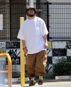 City Boy Style Summer, Japan Fashion Street Men, Japanese Streetwear Mens, Japanese Mens Fashion, Outfit Oversize, Fashion Layout, Look Plus Size